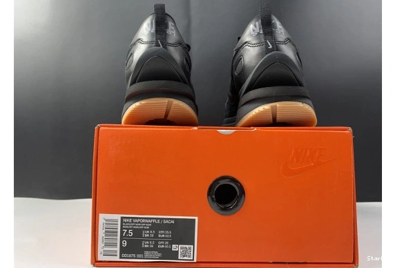 Sacai Gum Nike Black Vaporwaffle DD1875-001 0927